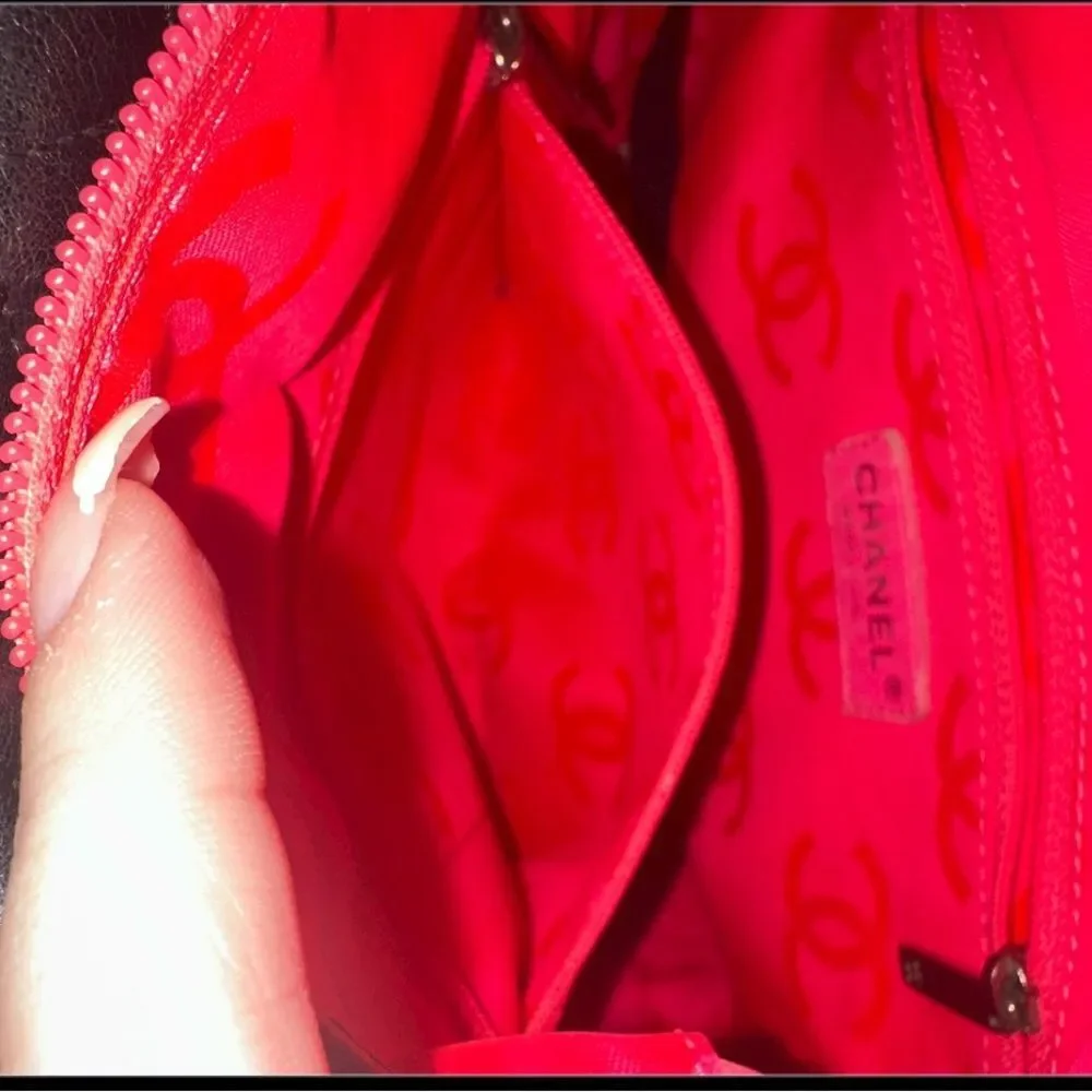 CHANEL Cambon Black and Cream Quilted Tote with pink interior - Picture 6 of 12